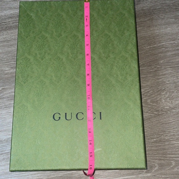 Empty GUCCI Shoe Box - Picture 2 of 8